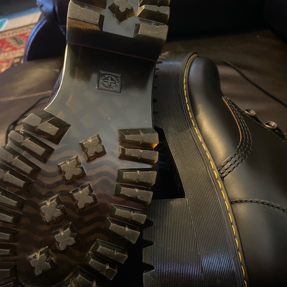 SOLD Dr. Martens boots SOLD - Picture 6 of 6